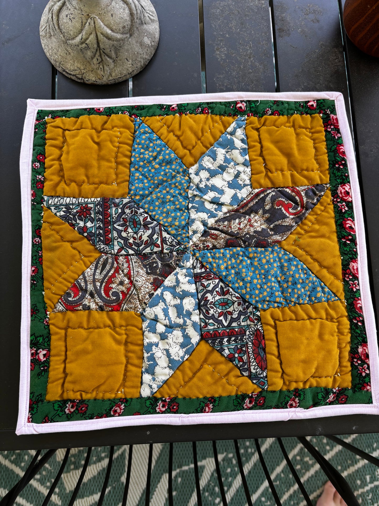 Set of 6 - Vintage Placemats