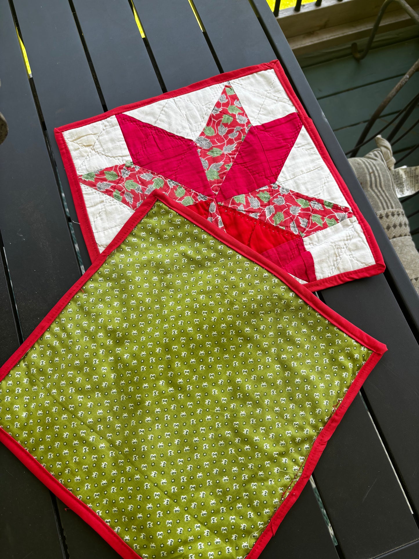 Set of 8 - Vintage Placemats