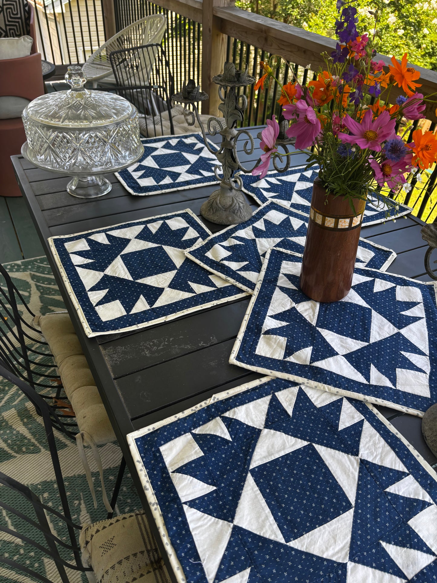 Set of 8 - Vintage Placemats